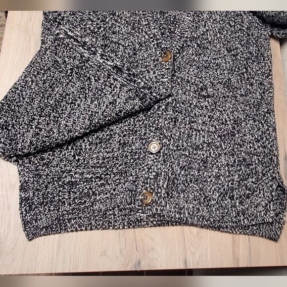 Gap Womens V Neck Cardigan Sweater - Picture 4 of 4